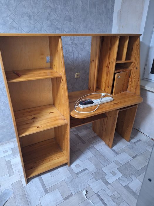 Продам деревянный стол