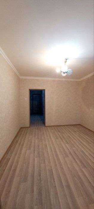 ПРОДАЁТСЯ 1-комнатная, кирпич, ремонт, Ялангач массив 37000!