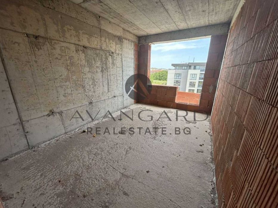 Продава се Тристаен апартамент в Пловдив, Остромила - 119 кв.м за 924 €/кв.м - Снимка #2