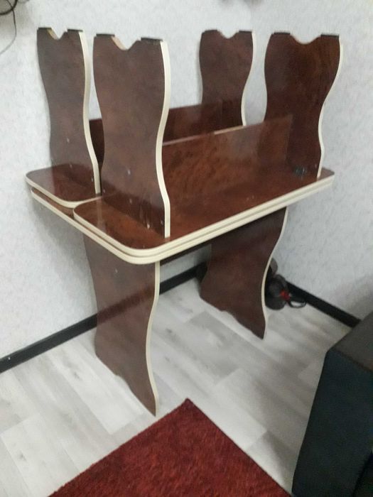 Парта со стульями