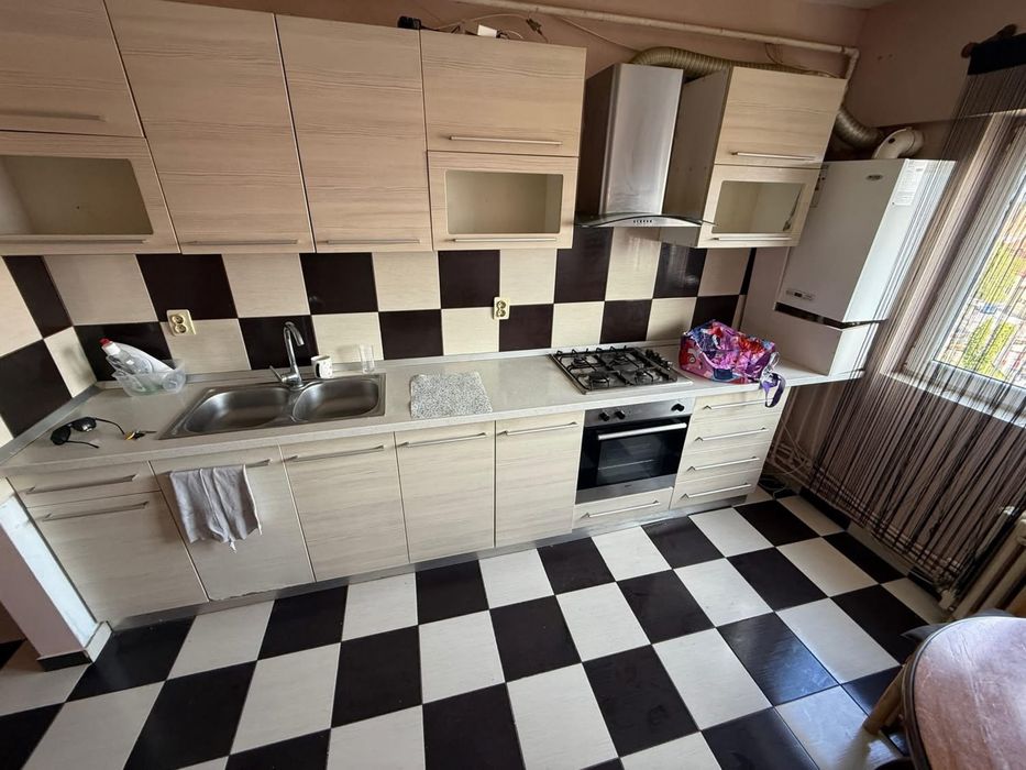 Ofer spre închiriere Apartament 4 Camere ultracentral