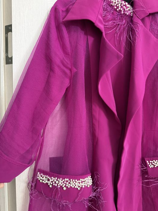 розовое платье