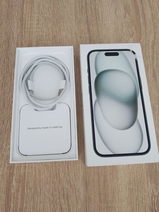 Черен iPhone 15