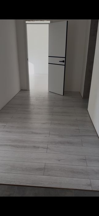 Б/у Ламинат 33кл, 8 толщ. 80м2