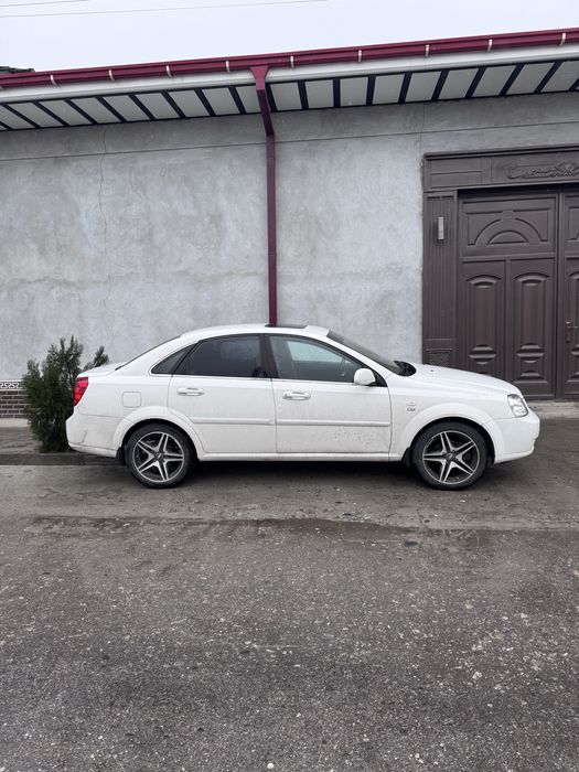 Lasetti avtomat sotiladi srochni