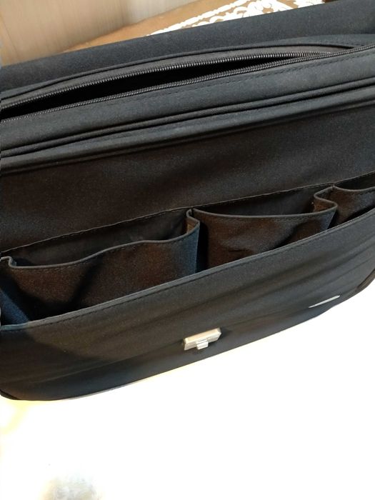 Портфель, сумка для документов, ноутбука.