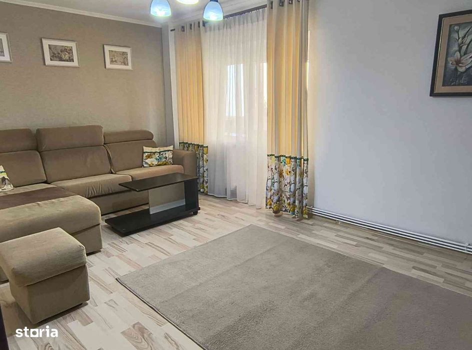 Apartament 3 camere nicolina bloc 1990