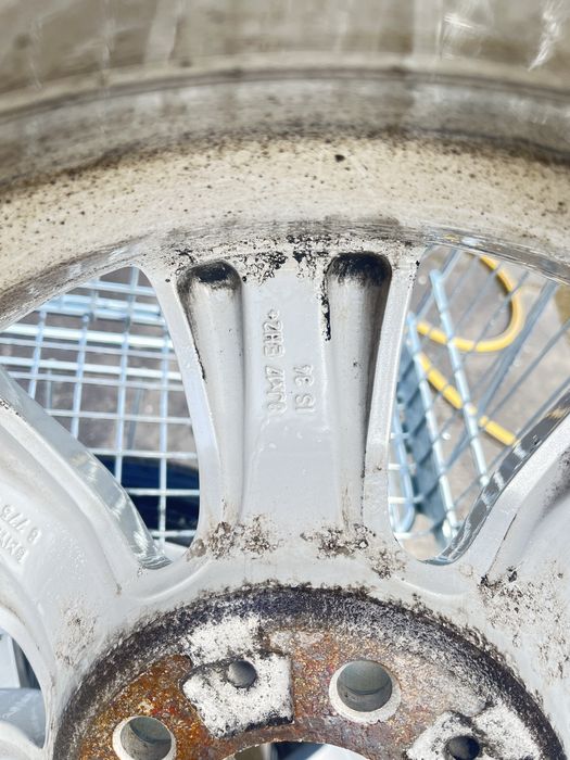 Джанти с гуми BMW 17” прави без забележки,