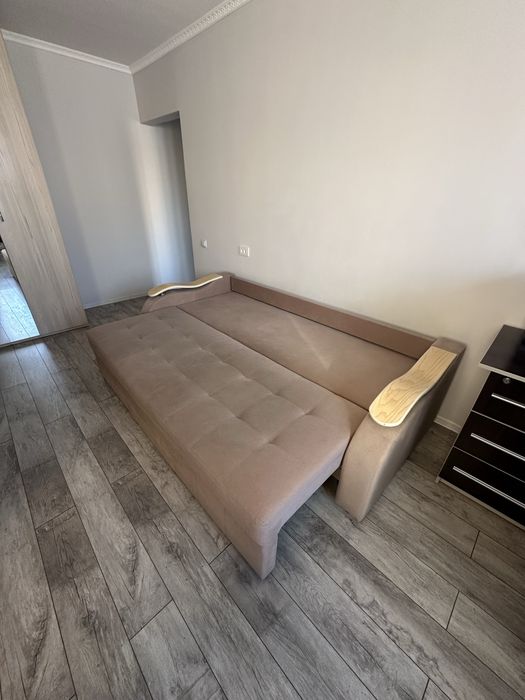 Диван (220х140) с подушками