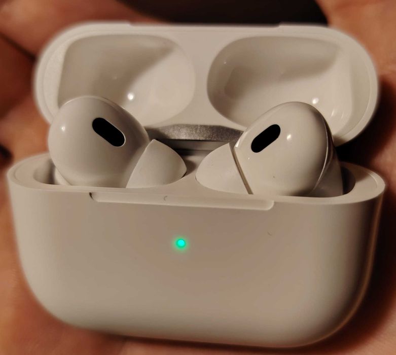 casti airpods pro noi