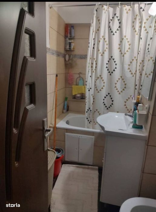 Decomandat, et. 3/4, bloc BCA, Lapus-zona Helin