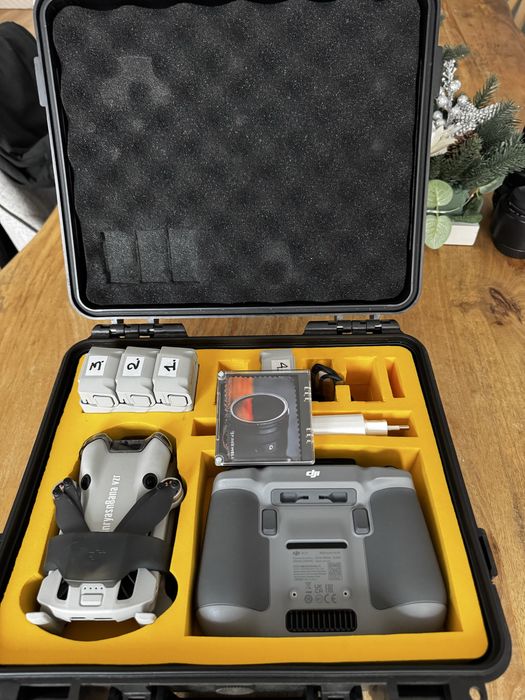 DJI mini 4 pro fly more