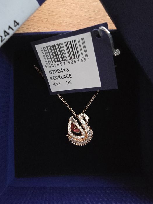 Pandantiv Swan
Tăieturi mixte, Lebădă, Roz