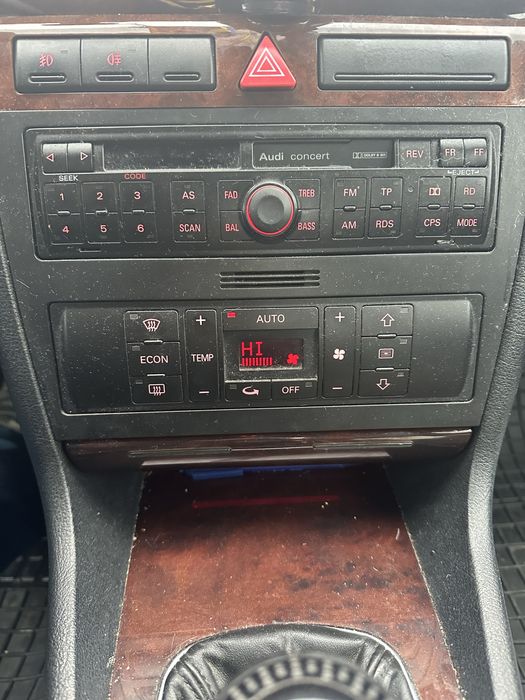 Cușcă 1din Audi A4 B5 radio concert