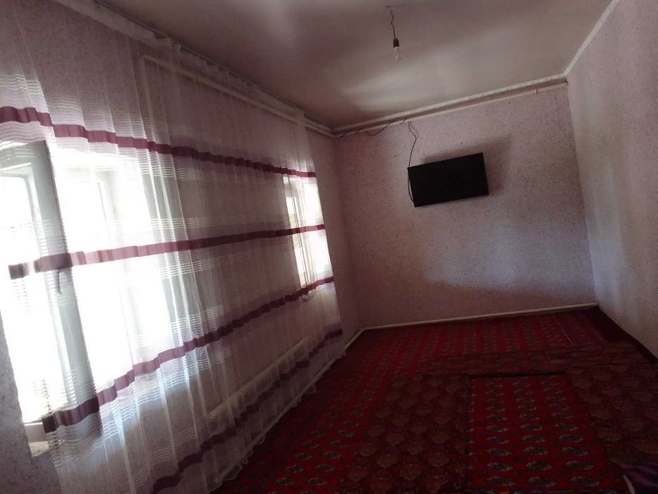 Karmana tuman cho'tqara massivida uy sotiladi