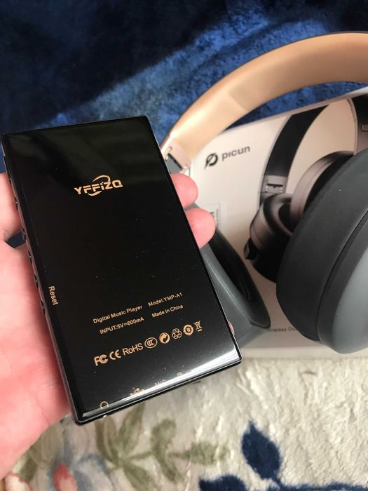 MP3 Player + 64Gb Card + Casti Wireless Picun