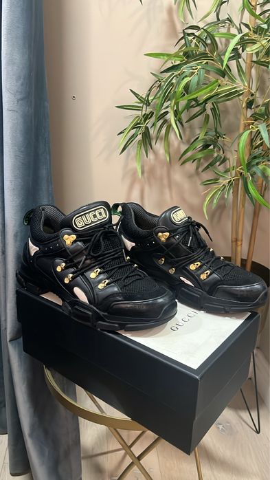Gucci Flashtrek Sneakers