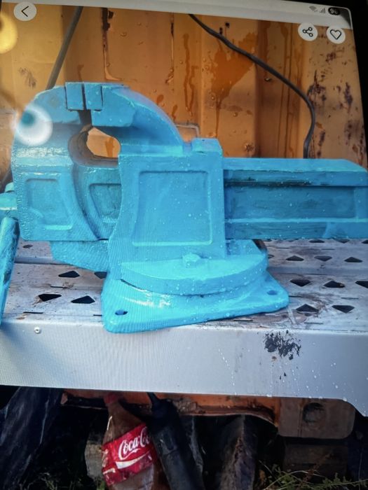 Продам тиски слесарные