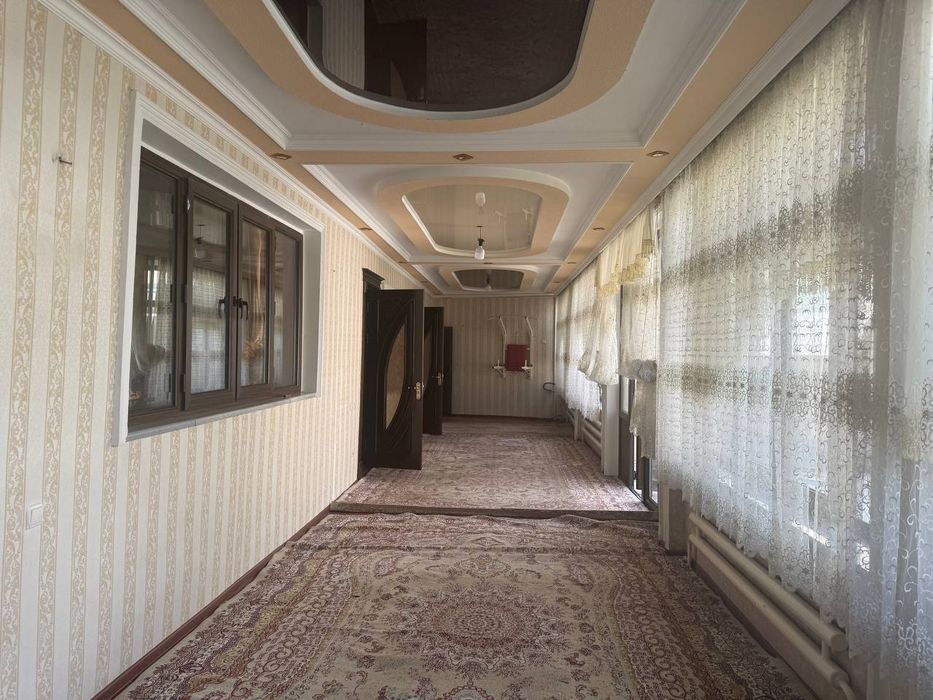 Дом на участке 3.8 сотки 5 комнат  туйхона Янгиабад