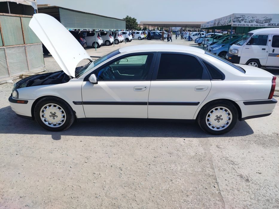 Sweden Volvo s80 1999