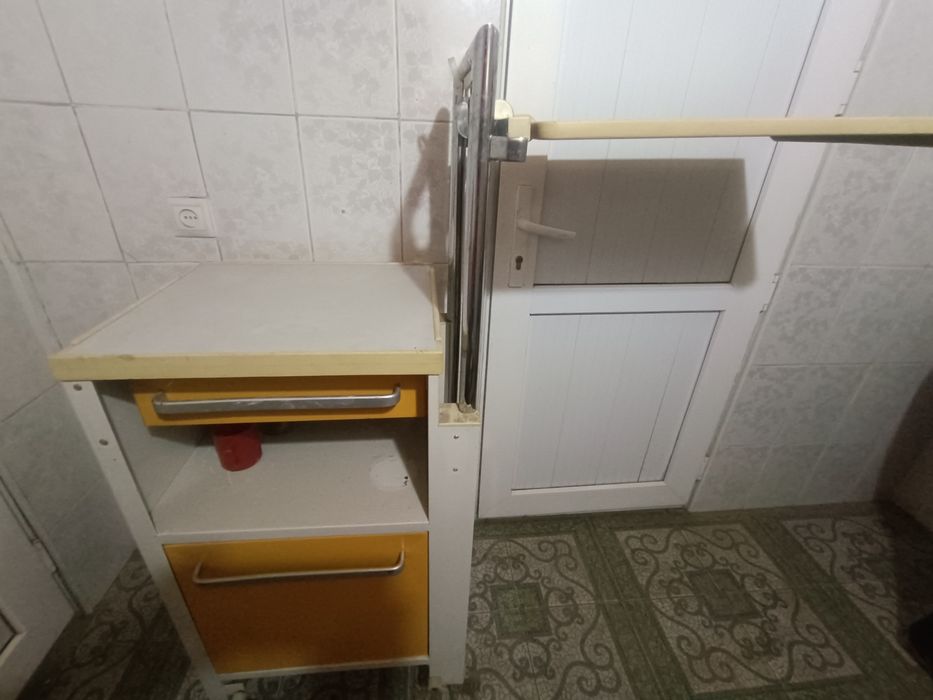 Тумбочка медицинская