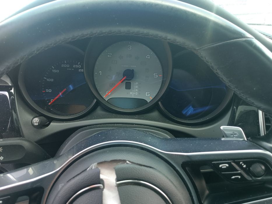 Porsche Macan 3.0 TDI V6 ,CTB 258 к.с.   автоматик  2014 г.
