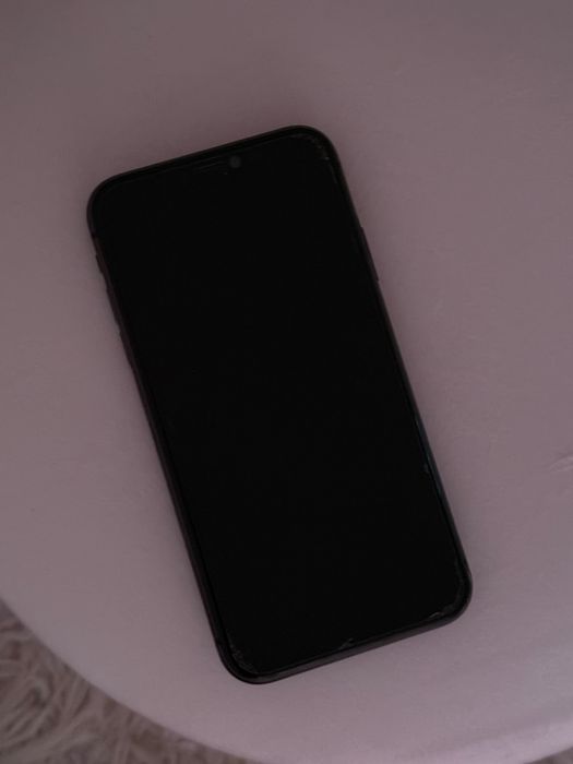 iPhone 11 negru