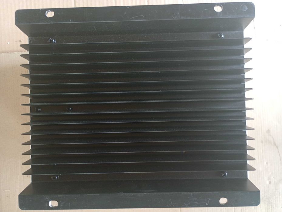Controler de Încărcare Solar MPPT EPEVER® 50A – 12V/24V/36V/48V DEFECT