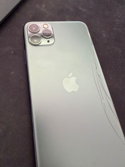 iPhone 13 Pro Max 256 gold sau iPhone 11 Pro Max Redmi A5 64gb