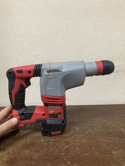 Перфоратор Milwaukee