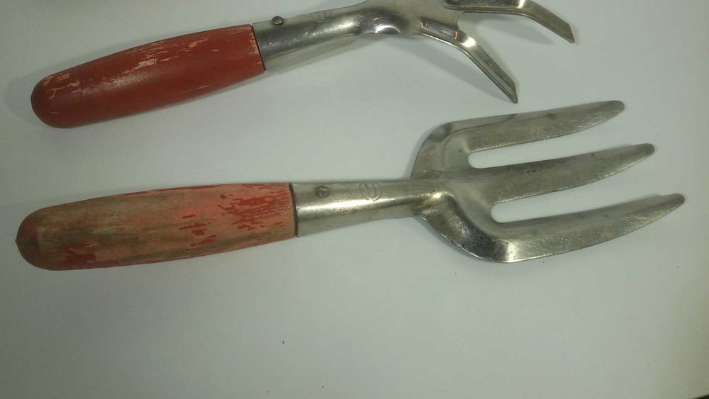 3 ретро градински инструмента