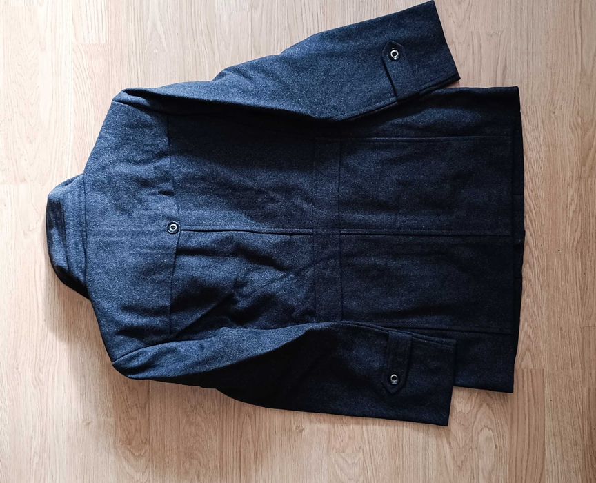 Продавам мъжко зимно яке