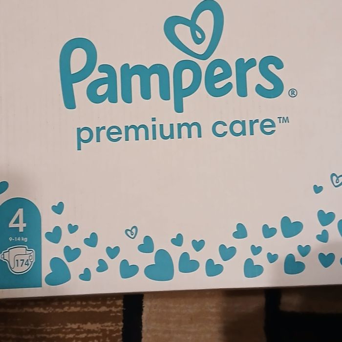 Scutece Pampers Premium Care , mărimea 4, 9kg-14kg,