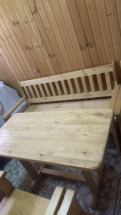 Продается стол стулья дерево