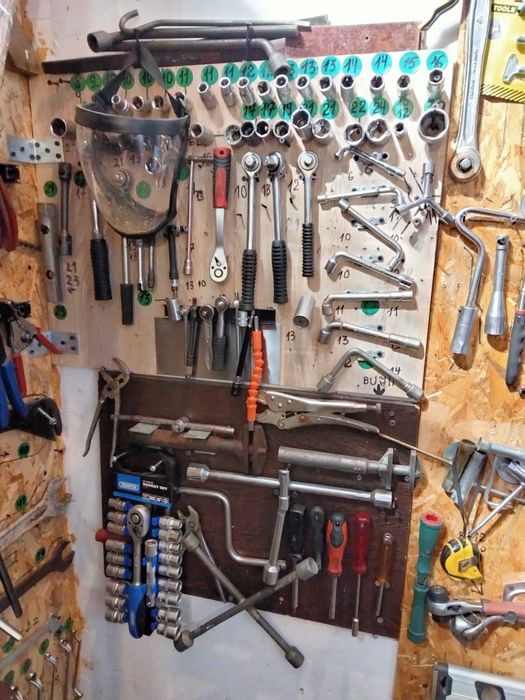 Atelier cu tot felul de scule