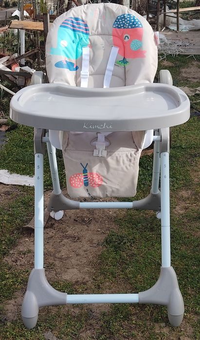 Продавам столче за хранене