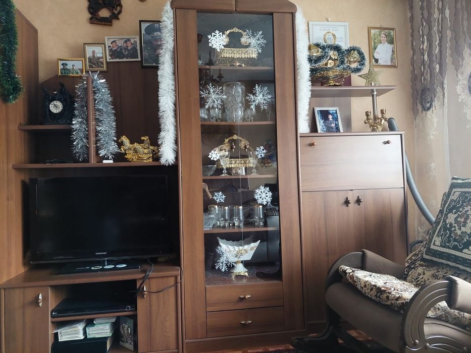 Продам  зальную стенку