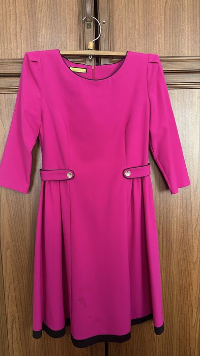 Вся одежда была надета один или два раза.