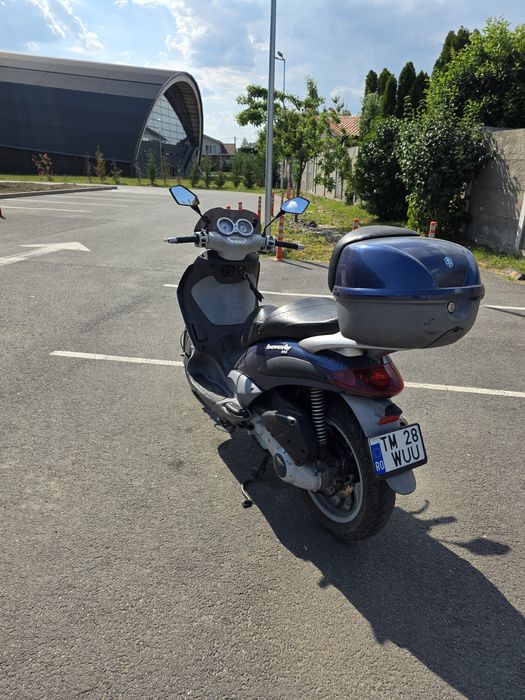Piaggio Beverly 200, citiți toată descrierea!