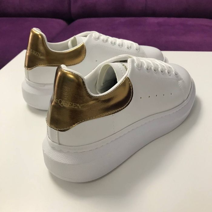 Vând adidași  Alexander