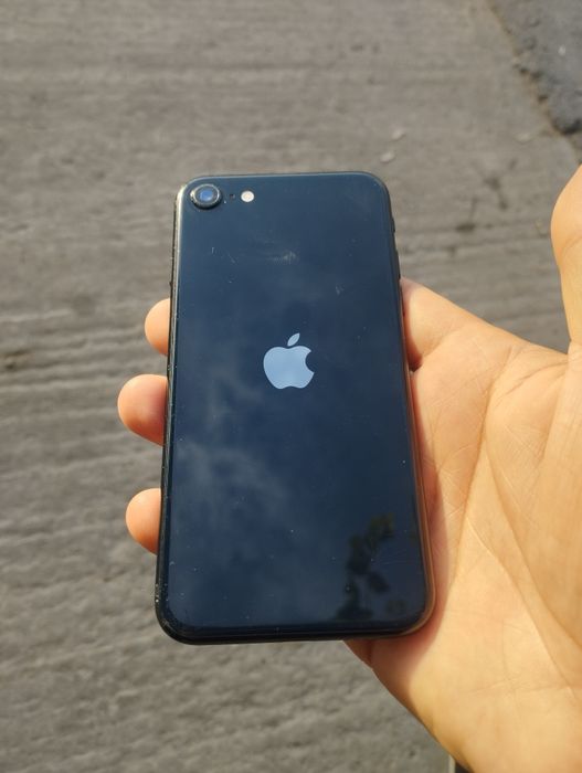Iphone SE 3 GEN 2022 срочно продам