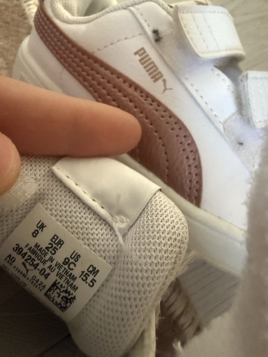 Уникални маратонки от марката Puma, като нови, в бял цвят.