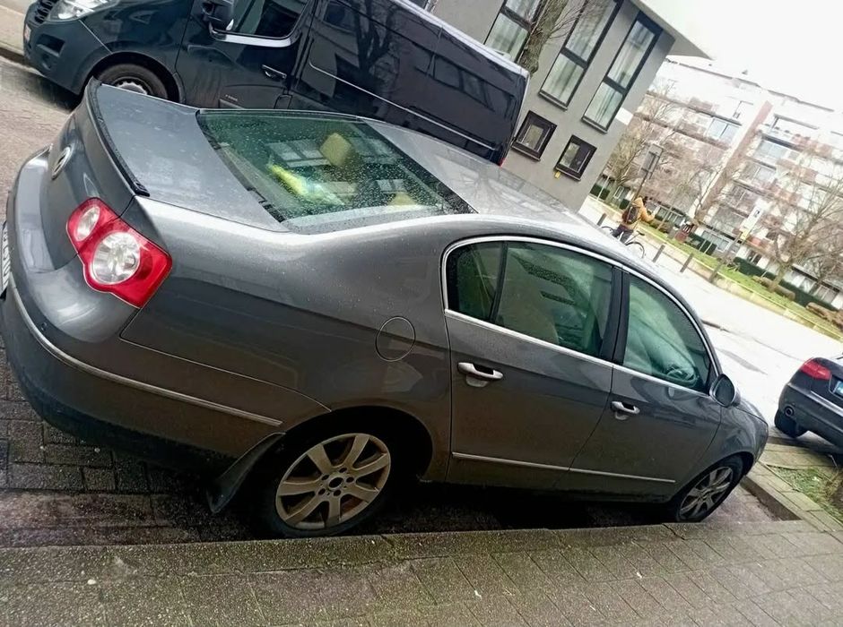 Se vinde passat B6