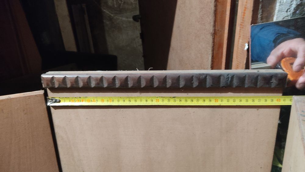 Продавам старинно огледало