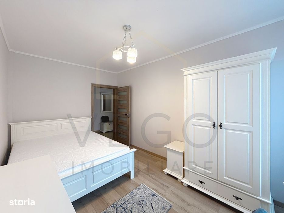 2 separate bedrooms + living room close to Platinia Shopping Center