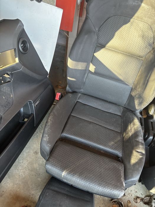 Interior textil Audi A6 C6 limuzina cu fete de usi Bose echipate