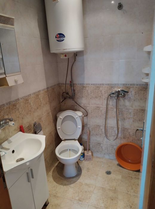 Дава се под наем Етаж от къща в Варна, Базар Левски - 55 кв.м за 306 € - Снимка #8