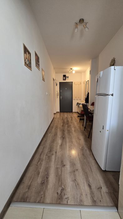 Vând apartament cu o cameră zona Dacia