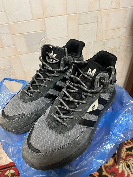 Продам спец ботинки новые размер-43