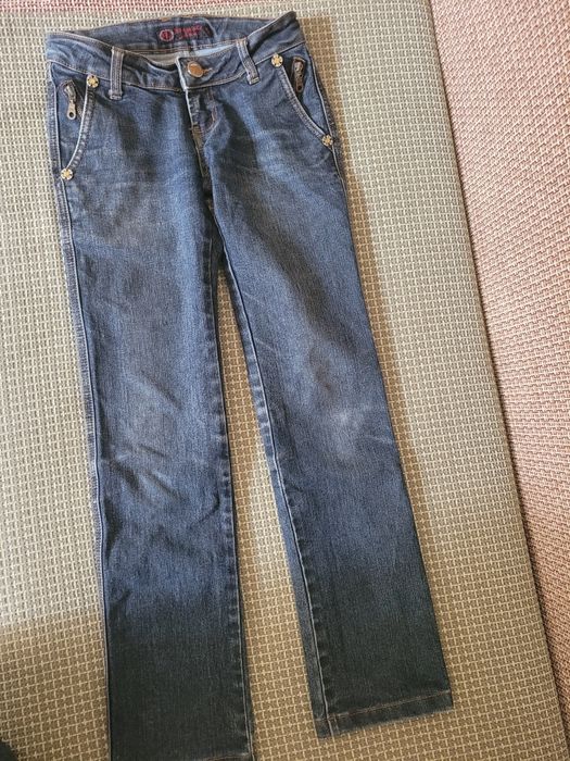 Продам женские джинсы.